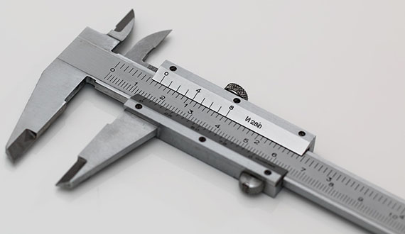 Jak mierzyć suwmiarką? Kompletny poradnik krok po kroku